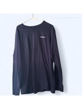 Navy blue Patagonia long sleeve shirt sze XL